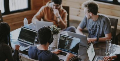 IT Outstaffing Model: Pros and Cons of Hiring an IT Outstaffing Company